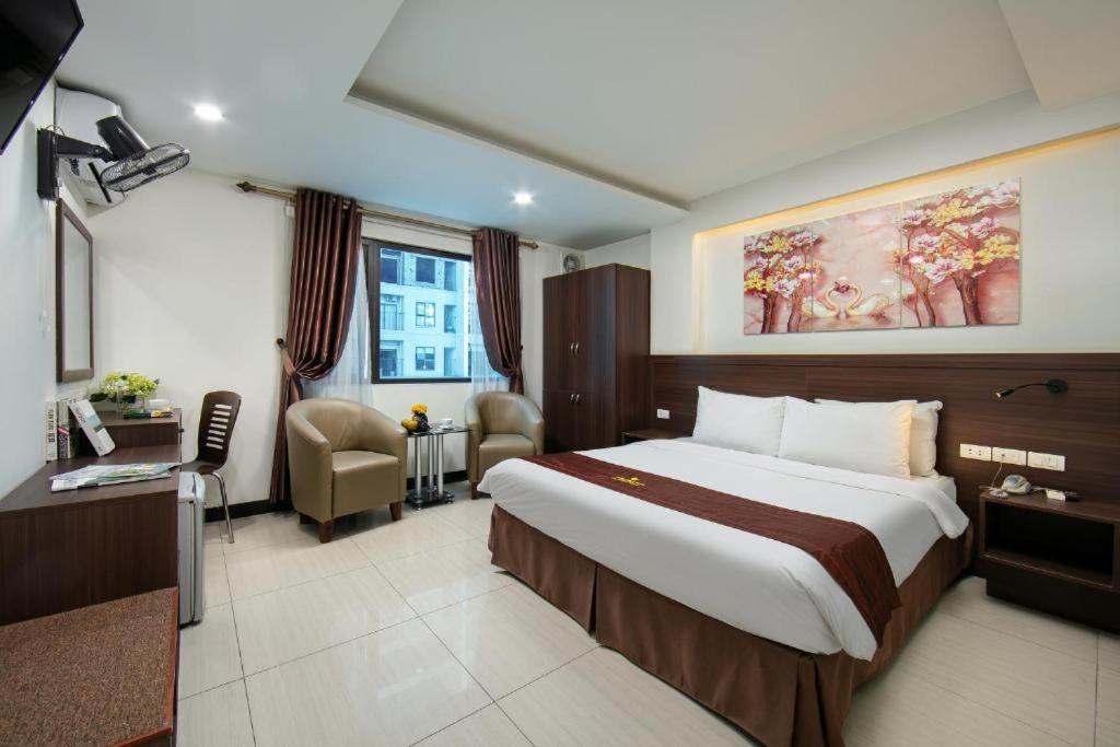 Quang Chung Hotel - 56 Le Van Thiem - By Bay Luxury Hanoi Esterno foto
