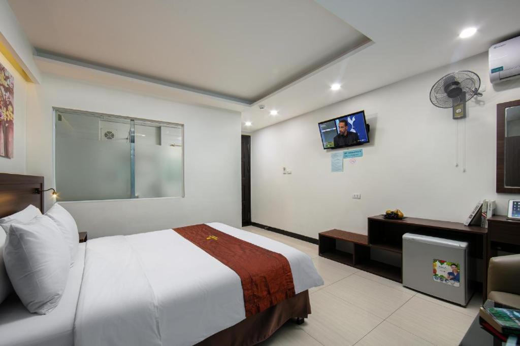 Quang Chung Hotel - 56 Le Van Thiem - By Bay Luxury Hanoi Esterno foto