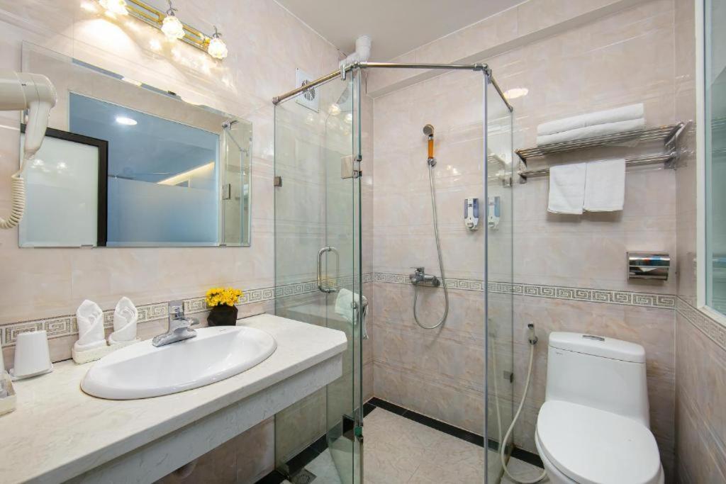 Quang Chung Hotel - 56 Le Van Thiem - By Bay Luxury Hanoi Esterno foto