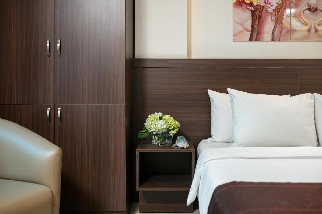 Quang Chung Hotel - 56 Le Van Thiem - By Bay Luxury Hanoi Esterno foto